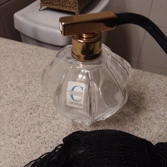 i am selling an  vintage  womens perfume atomizer - Picture 2 of 3